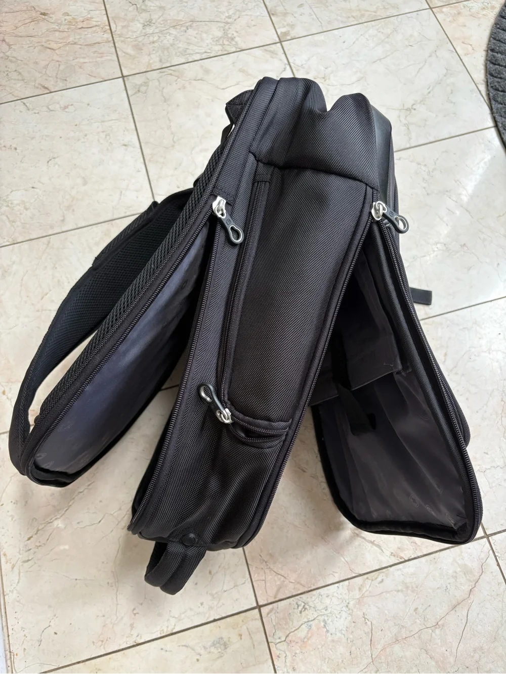 Swiss Gear Black Men's Laptop Backpack - Durable Commuter Bag